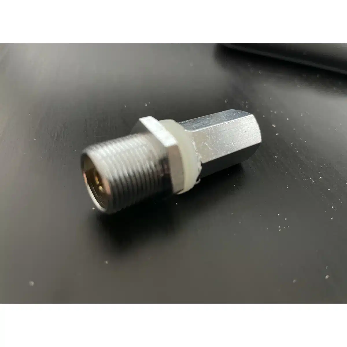 Adattatore UHF 3/8 da Pannello