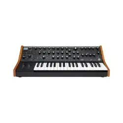 Moog Subsequent 37