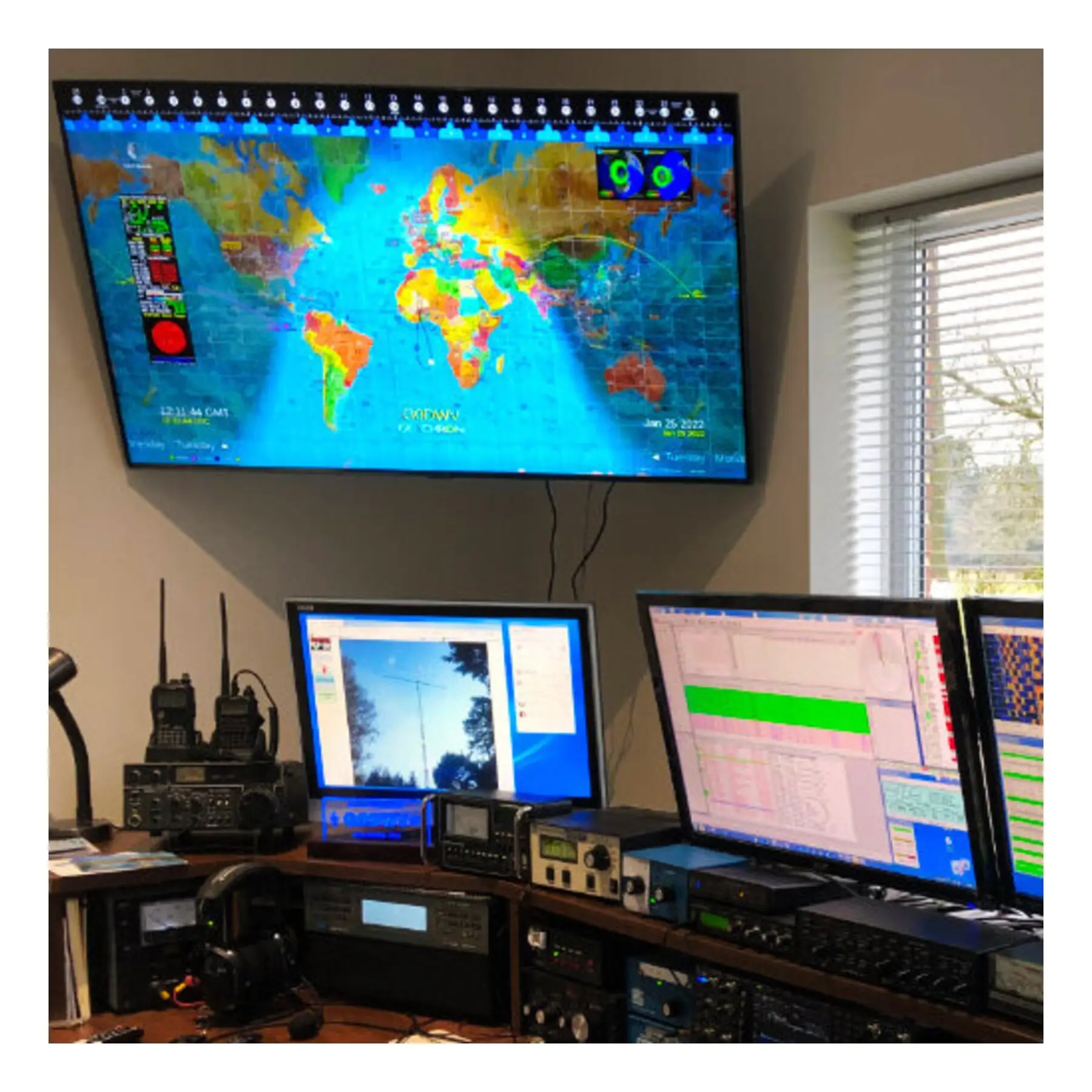 Geochron Atlas Pro 4K Sistema Mappa Mondiale Digitale in Tempo Reale